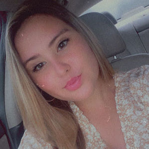 Meet your Posher, Alexis